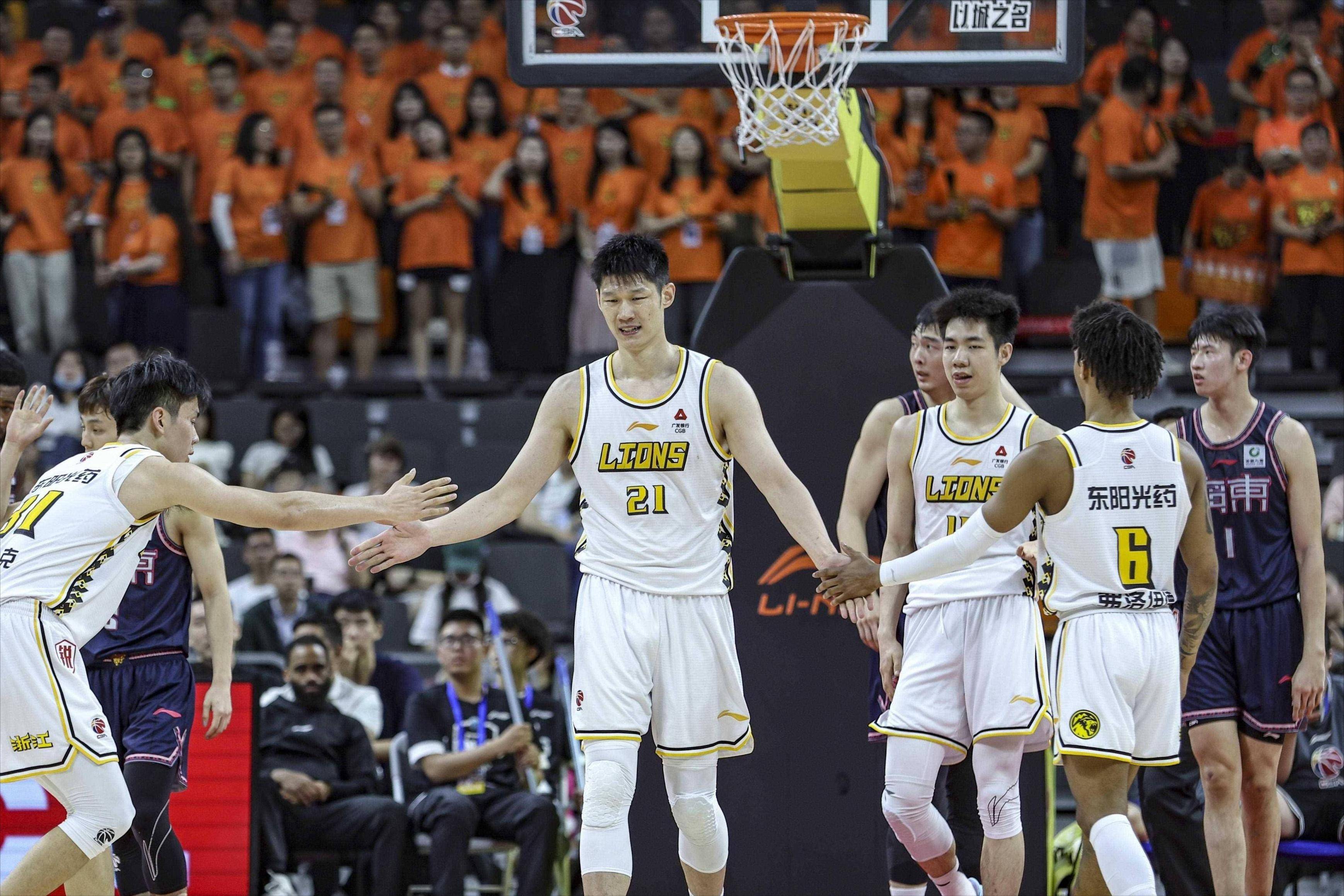 关于CBA常规赛今晚再迎强敌，洛杉矶快船篮板制胜，主帅态度——底气十足，赛程密集仍需轮换的信息