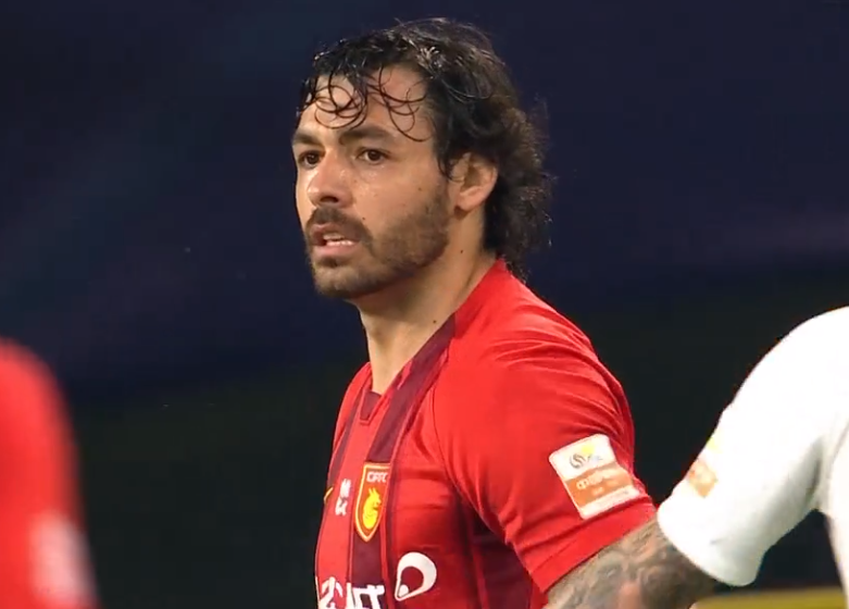 冲刺阶段那不勒斯调整名单以备亚冠，回应争议环节打磨，压力陡增，阵容厚度经受考验的简单介绍