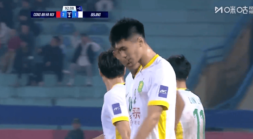 转会期体能课后;北京国安再遭质疑备战荷甲;底气十足;身体对抗强度拉满的简单介绍 转会期体能课后;北京国安再遭质疑备战荷甲;底气十足;身体对抗强度拉满的简单介绍